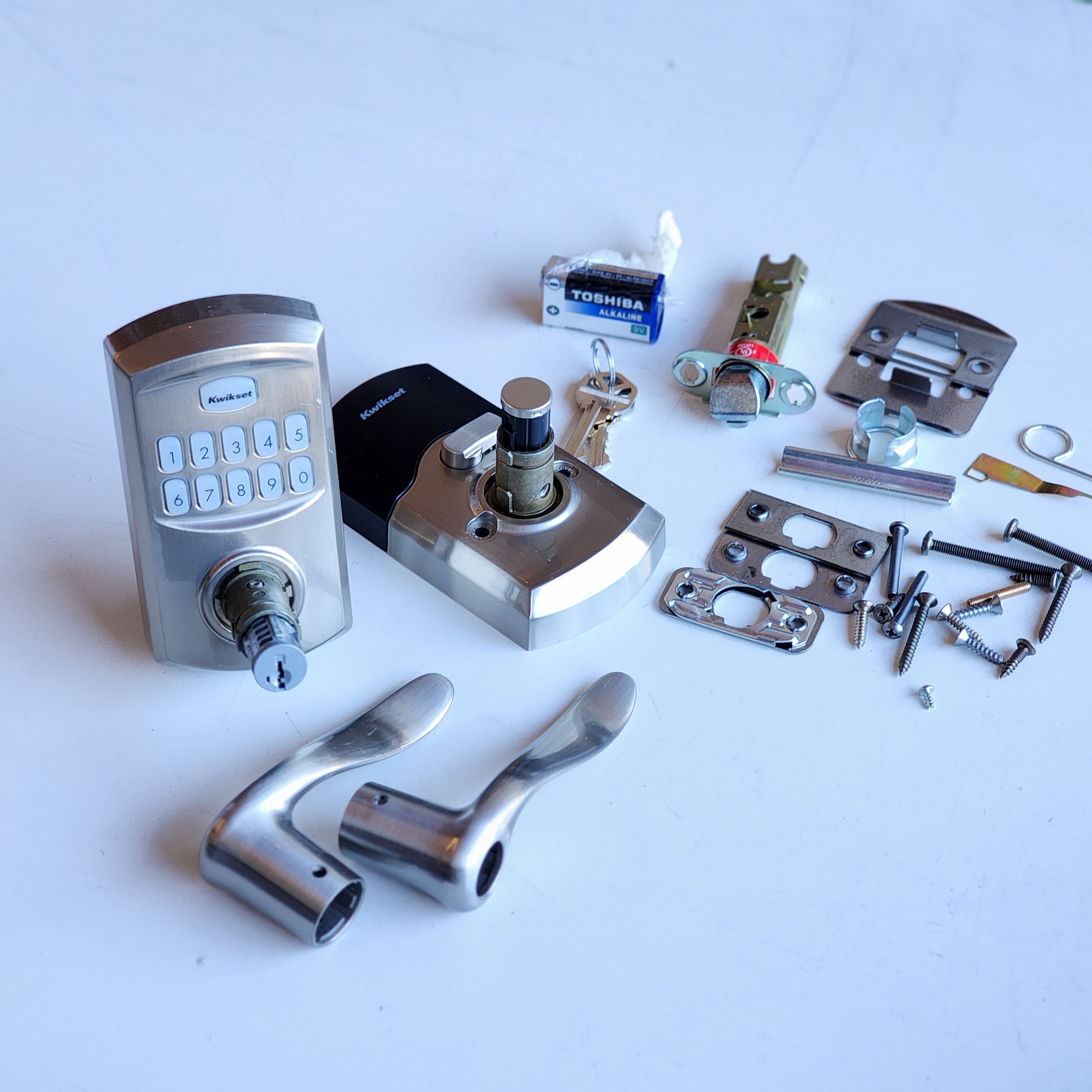 917 SmartCode Satin Nickel Keypad Electronic Single-Cylinder Tustin Door Lever Featuring SmartKey Security (99170-001) 917 SmartCode Satin Nickel Keypad Electronic Single-Cylinder Tustin Door Lever Featuring SmartKey Security (99170-001)